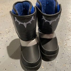 Snow boots marvel